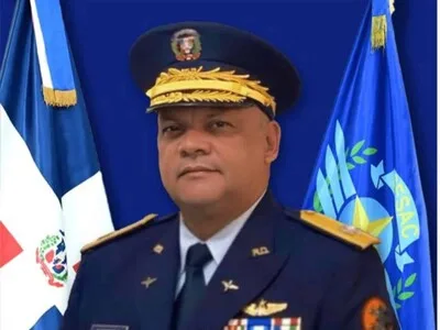 Abinader ordena cambios en la cúpula militar y seguridad presidencial