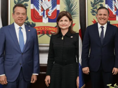 Raquel Peña juramenta a nuevos ministros de Relaciones Exteriores y Vivienda
