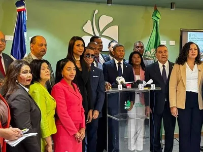 Fuerza del Pueblo solicita interpelar al ministro de Educación