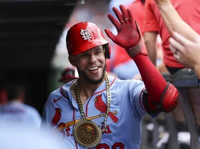 Joshua Báez enfrenta dura realidad tras histórico debut en Grandes Ligas