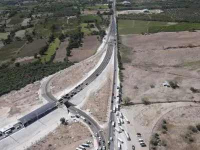 Gobierno proyecta construcción de elevado en el Cruce del 15 de Azua