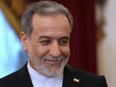 Irán y Omán proponen corredor temporal de navegación en estrecho de Ormuz