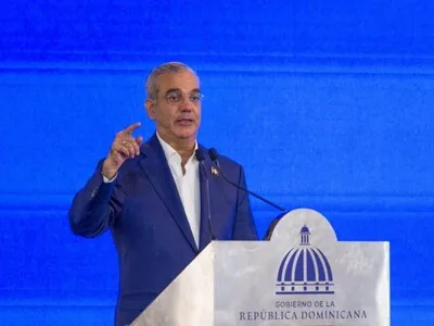 Abinader promueve mayor competencia en el sector de telecomunicaciones dominicano