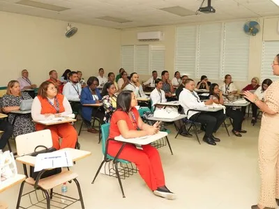 Ideice analiza retos del sistema educativo en precongreso regional de Mao