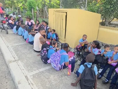 Conflicto docente mantiene cerrada la Escuela Básica La Ceiba