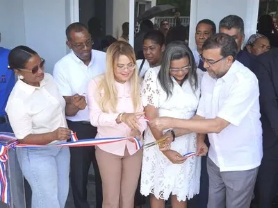 Inauguran moderna funeraria para los habitantes de Los Toros en Azua