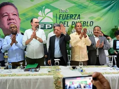 Leonel Fernández encabeza asambleas nacionales para fortalecer la Fuerza del Pueblo