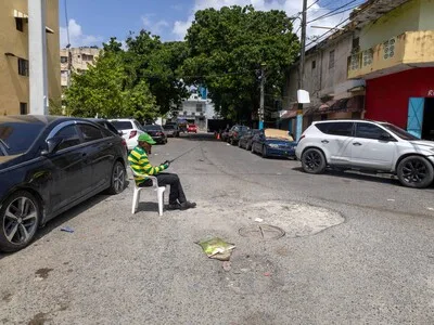 Pésimo estado de la calle Antonio Mayí Pérez afecta el tránsito
