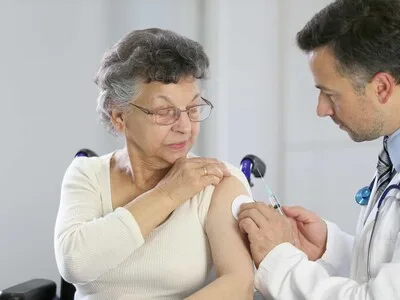 Expertos advierten sobre vulnerabilidad de adultos mayores ante virus respiratorios