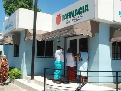 Farmacias del Pueblo implementan sistema de pagos con tarjetas bancarias