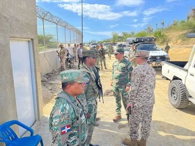 Comandante del Ejército supervisa despliegue militar en la zona fronteriza