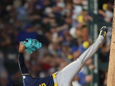 Abner Uribe se consolida como pieza clave en el bullpen cervecero