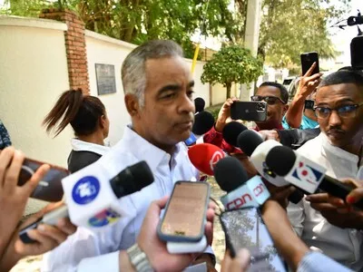 Gobierno extiende horario en oficinas eléctricas ante reclamos por facturación