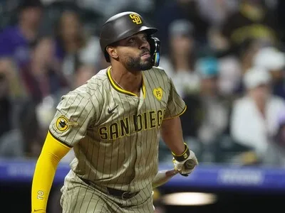 Padres de San Diego se acercan a la postemporada tras vencer Rockies