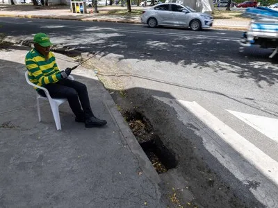 Imbornal sin tapa amenaza la seguridad vial en Villa Juana