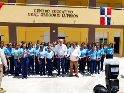 Abinader inaugura centros educativos y supervisa obras en Puerto Plata
