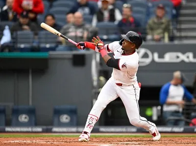 Ángel Martínez lidera victoria de Cleveland con dos cuadrangulares