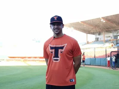 Toros del Este inician entrenamientos oficiales en el estadio Francisco A. Micheli