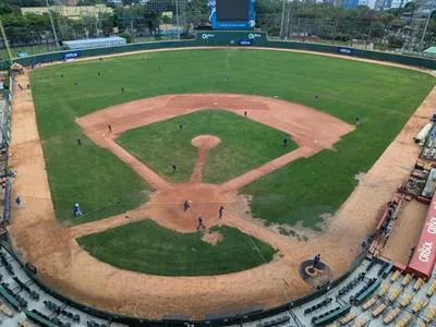 Voces piden preservar el Estadio Quisqueya como museo del béisbol