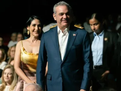 Luis Abinader celebra cumpleaños de Raquel Arbaje