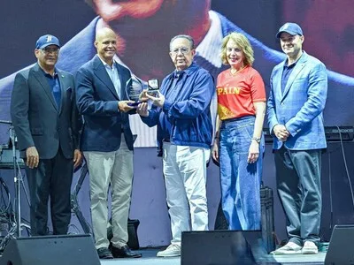 Banco Central dedica sus vigésimo novenos juegos deportivos a Félix Sánchez