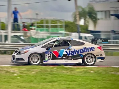 Tomás Urbaez domina el Grand Prix de velocidad en Las Américas
