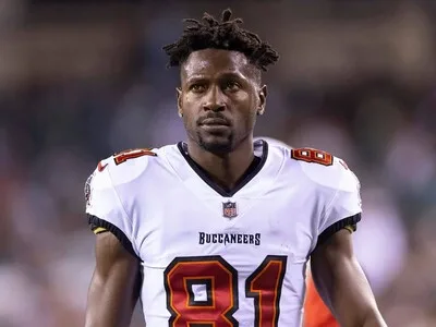 NFL: Antonio Brown llega a acuerdo para evitar cárcel