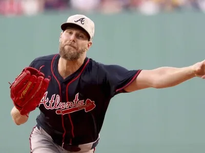Chris Sale alcanza 200 ponches y Atlanta vence a Cincinnati