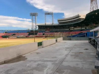 Avanzan preparativos en el Estadio Quisqueya para la temporada invernal