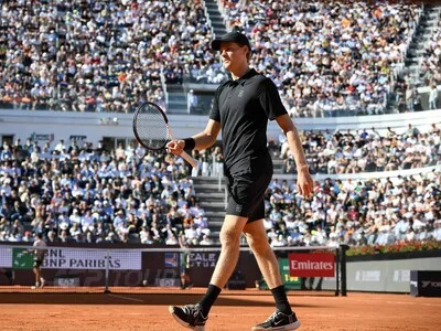 Jannik Sinner se retira del ATP 500 de Pekín por lesión
