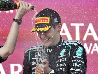 George Russell conquista el Gran Premio de Azerbaiyán en un final caótico