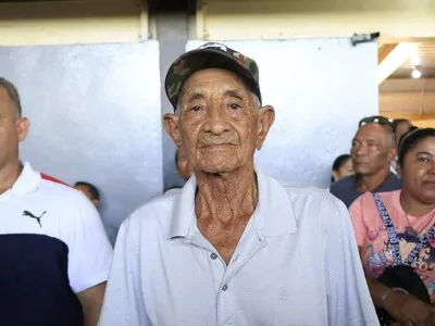 Mil quinientas familias reciben títulos de propiedad en El Almirante