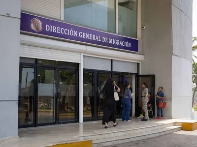 Auditoría revela irregularidades en activos y compras de Migración