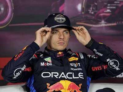 Max Verstappen conquista el Gran Premio de Baréin bajo lluvia