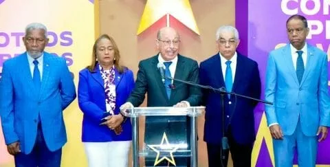 Presupuesto dominicano y endeudamiento: críticas del PLD