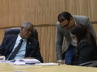 Colón Arache dejará Secretaría General del cabildo de SDE
