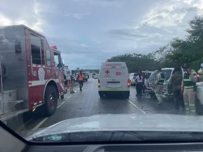 Accidente múltiple en la Autovía del Este provoca congestión vehicular