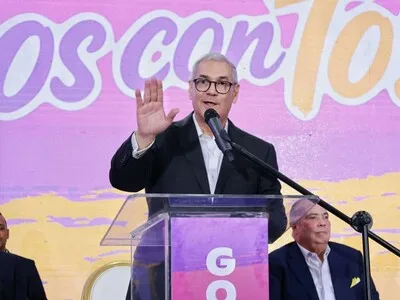 Gonzalo Castillo refuta afirmaciones de Abinader sobre ejecución de obras públicas