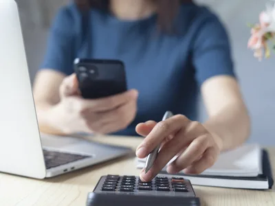 Factores financieros clave antes de solicitar un préstamo personal