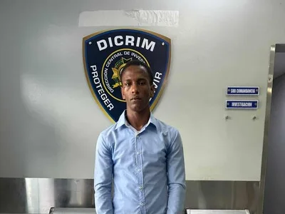 José Adrián García se entrega a las autoridades policiales