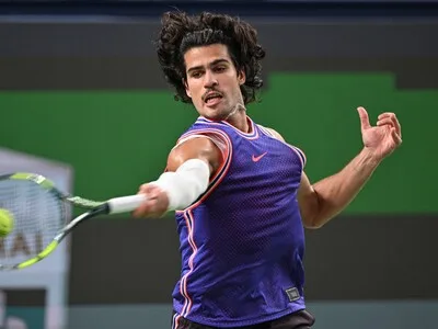 Carlos Alcaraz debuta con éxito en el Masters 1000 de Shanghái