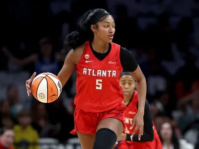 Angel Reese es seleccionada para el primer equipo defensivo de la WNBA