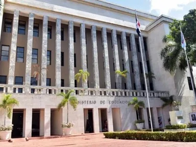 Evaluación desempeño docente y pago retroactivo en RD