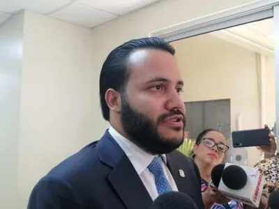 Rogelio Genao renuncia al PRSC y se declara legislador independiente