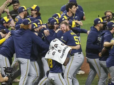 Cerveceros de Milwaukee conquistan su primera Serie Mundial