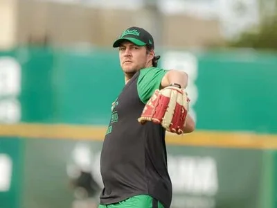 Trevor Bauer busca el campeonato en Lidom mientras cuestiona su exclusión